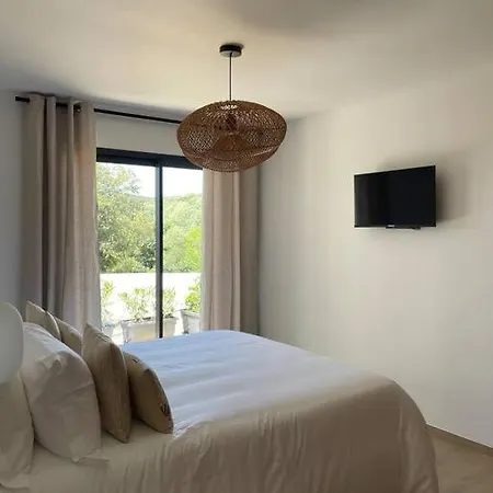 Cocooning Avec Piscine Privative Порто-Веккьо